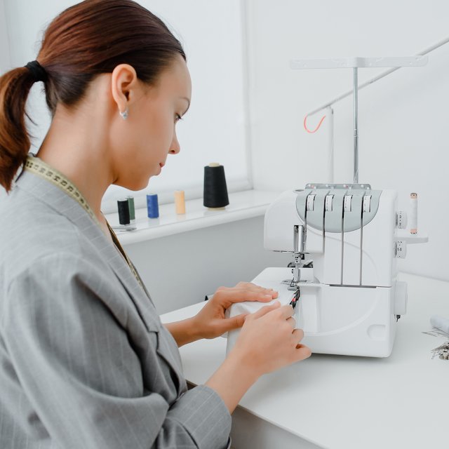 overlock-naehmaschine-funktionen-uebersicht