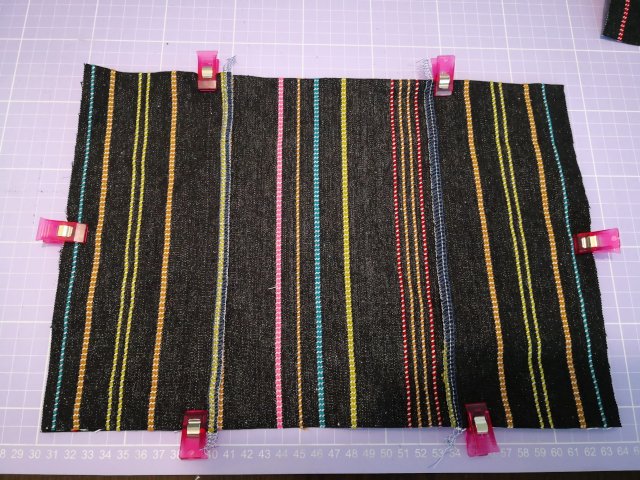 buchhuelle-mit-der-overlock-1