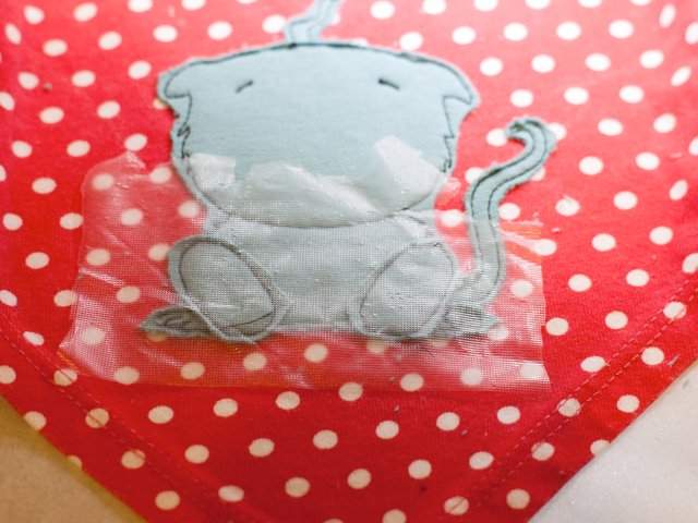 halstuch-fuer-kinder-mit-stickerei-12