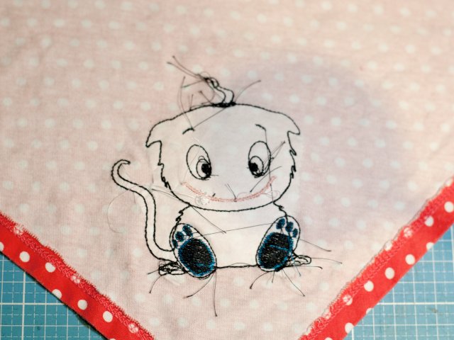 halstuch-fuer-kinder-mit-stickerei-14