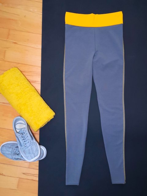 Leggins nähen mit Coverlock und Overlock