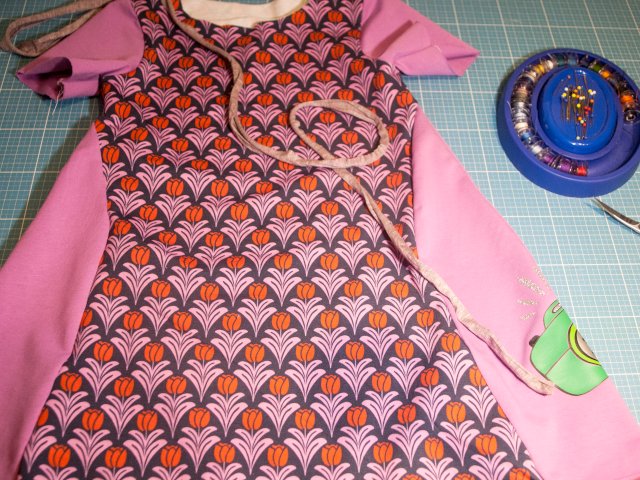 schnelles-jersey-kleid-bewegungsfreiheit-2