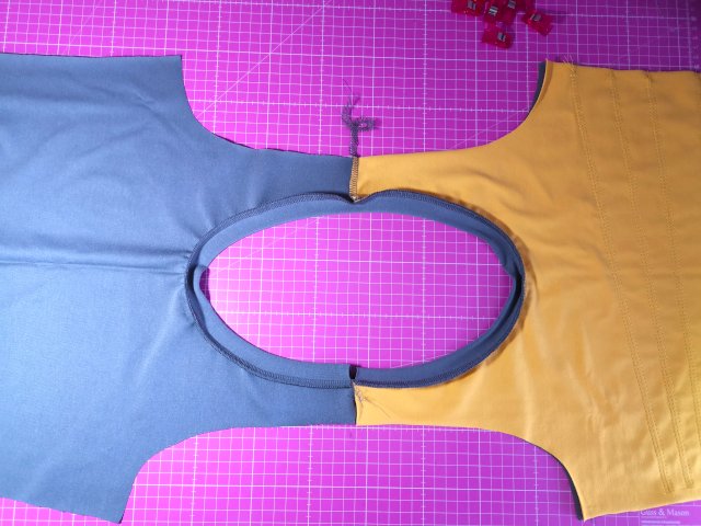 Top nähen mit Coverlock und Overlock