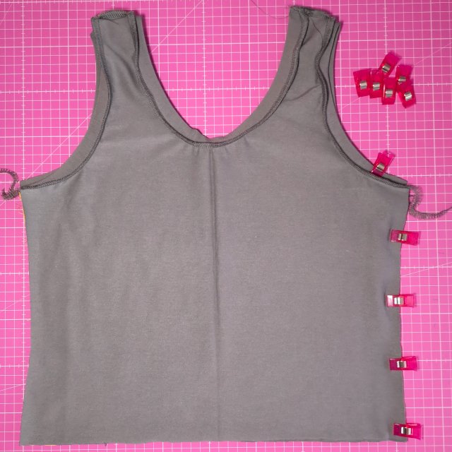 Top nähen mit Coverlock und Overlock