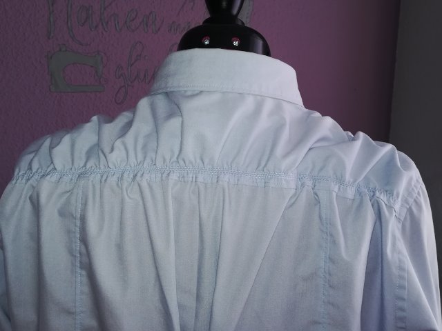 upcycling-herrenhemd-zu-damenbluse-06