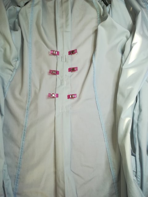 upcycling-herrenhemd-zu-damenbluse-08