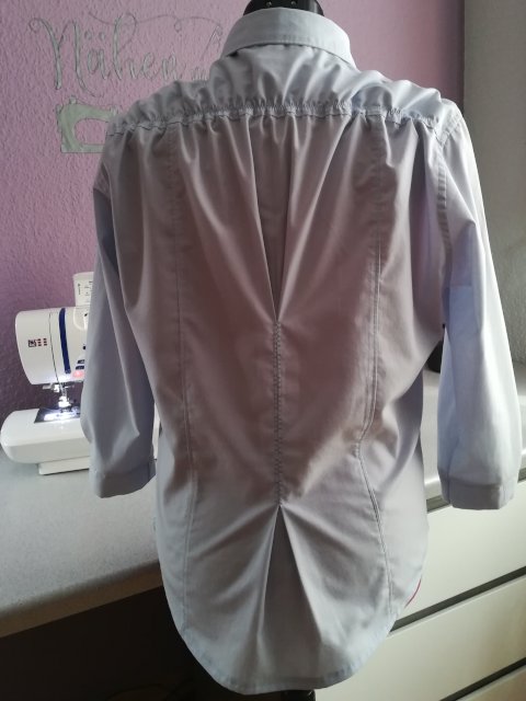 upcycling-herrenhemd-zu-damenbluse-17