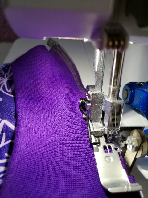 yogahose-buendchen-overlock-09